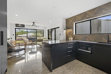 Photo of property in 127 Bethells Road, Waitakere, 0781