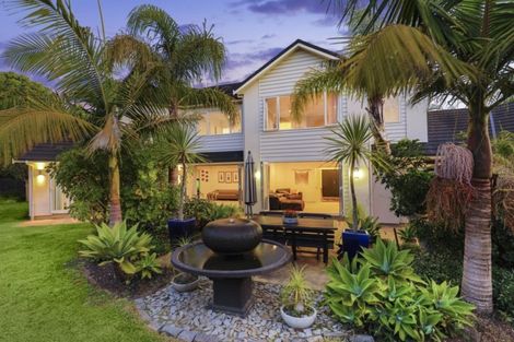 Photo of property in 2 Oscar Road, Greenhithe, Auckland, 0632