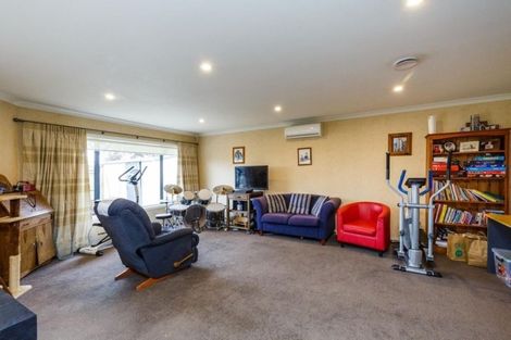 Photo of property in 63 Peter Hall Drive, Kelvin Grove, Palmerston North, 4414