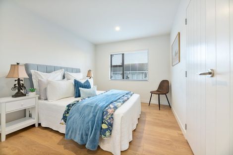 Photo of property in 18a Lydford Place, Glendene, Auckland, 0602