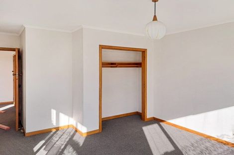 Photo of property in 2 Vera Road, Te Atatu South, Auckland, 0610