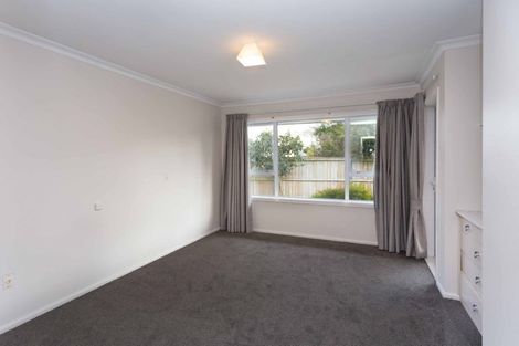 Photo of property in 17 Brookby Crescent, Avonhead, Christchurch, 8042