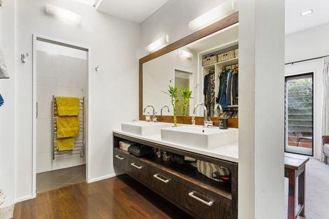 Photo of property in 2/7 Sentinel Road, Herne Bay, Auckland, 1011