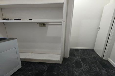 Photo of property in 8 Staveley Avenue, Mount Roskill, Auckland, 1041