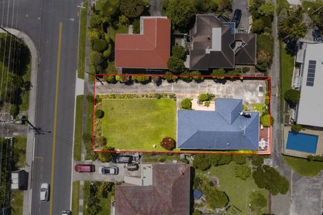 Photo of property in 72 Ocean View Road, Northcote, Auckland, 0627