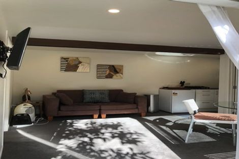 Photo of property in 34 Sandown Road, Rothesay Bay, Auckland, 0630