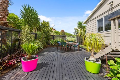 Photo of property in 62 Hamilton Drive, Waiuku, 2123