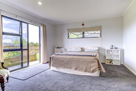 Photo of property in 97 Farnborough Drive, Grandview Heights, Hamilton, 3200