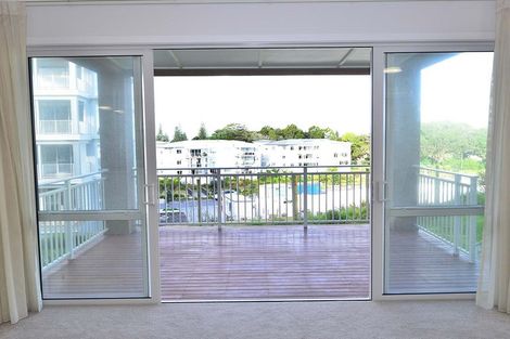 Photo of property in 68 Panorama Heights, Orewa, 0931