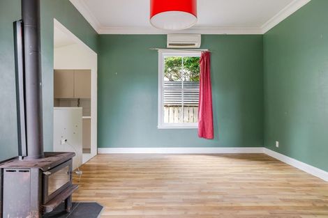 Photo of property in 6 Charles Cross Street, Longburn, Palmerston North, 4412