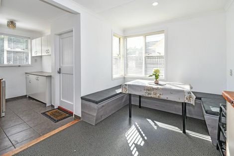 Photo of property in 8 Village Way, Ardmore, Papakura, 2582