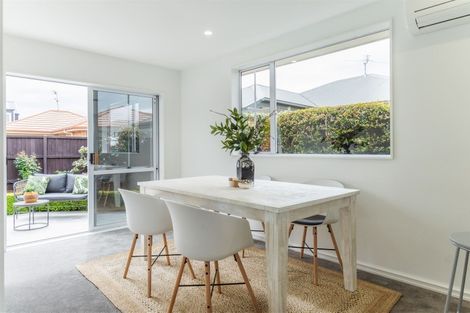 Photo of property in 99a Avonhead Road, Avonhead, Christchurch, 8042