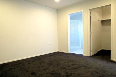 Photo of property in 111 West Harbour Drive, West Harbour, Auckland, 0618