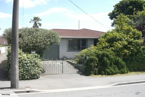 Photo of property in 17 Avonhead Road, Avonhead, Christchurch, 8042