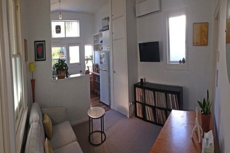 Photo of property in 69 Rolleston Street, Mount Cook, Wellington, 6021