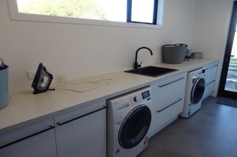 Photo of property in 5 Alan Livingston Drive, Cambridge, 3434