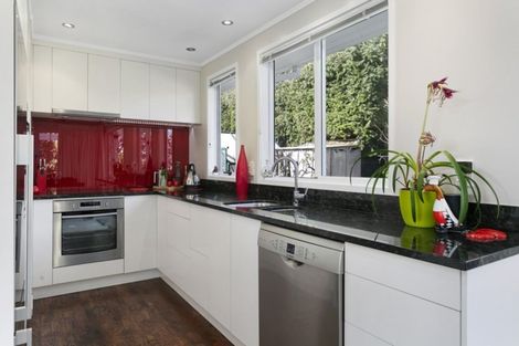 Photo of property in 4 Richmond Avenue, Richmond Heights, Taupo, 3330