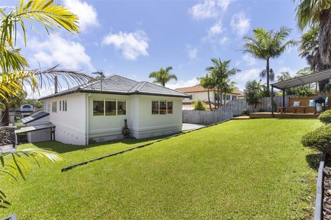 Photo of property in 24 Santa Ana Drive, Dannemora, Auckland, 2016