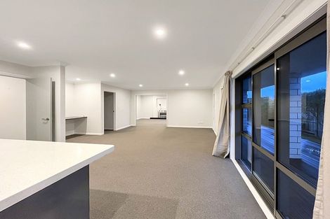 Photo of property in 7 Monaco Grove, Fitzherbert, Palmerston North, 4410