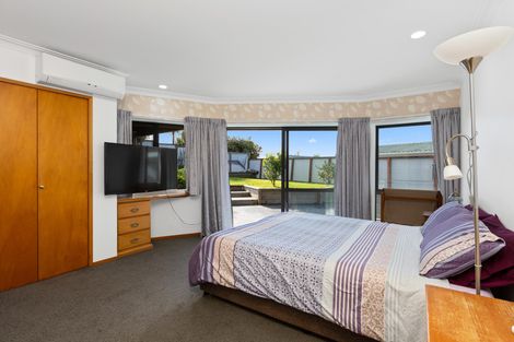 Photo of property in 13 Deanna Drive, West Harbour, Auckland, 0618