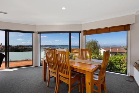 Photo of property in 13 Deanna Drive, West Harbour, Auckland, 0618