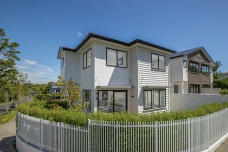 Photo of property in 82 Walmer Road, Point Chevalier, Auckland, 1022