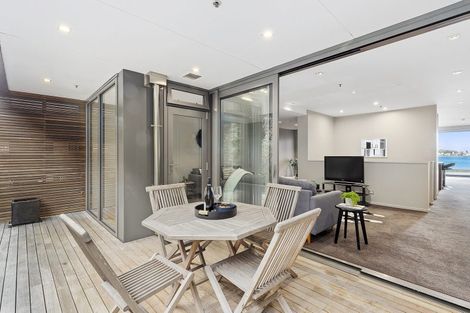 Photo of property in Patent 326 Apartments, 207s/326 Evans Bay Parade, Hataitai, Wellington, 6021