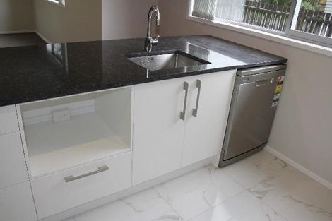 Photo of property in 56 Taikata Road, Te Atatu Peninsula, Auckland, 0610