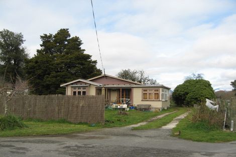 Photo of property in 24 Hotham Street, Murchison, 7007