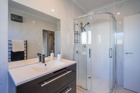 Photo of property in 9 Bridford Way, Paraparaumu, 5032