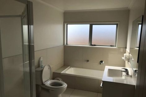 Photo of property in 17 Chadwick Place, Rototuna North, Hamilton, 3210