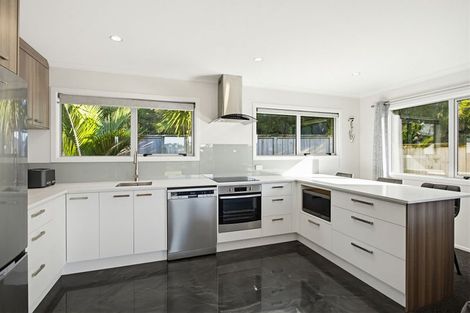 Photo of property in 28 Tairua Palms Place, Tairua, 3508