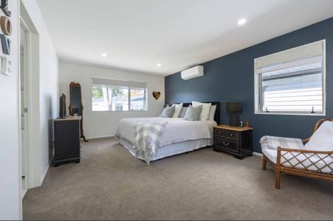 Photo of property in 20d Kaurilands Road, Titirangi, Auckland, 0604