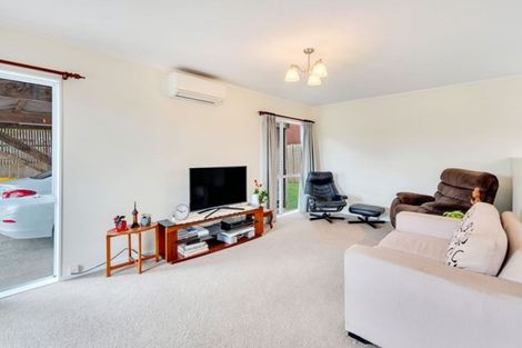 Photo of property in 6 Elisa Lane, Ranui, Auckland, 0612