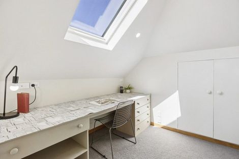 Photo of property in 17 Shandon Road, Vauxhall, Dunedin, 9013