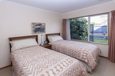 Photo of property in 27 Regency Crescent, Redwood, Christchurch, 8051