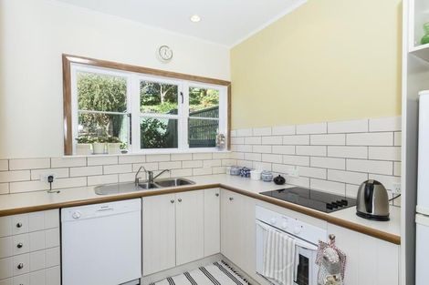 Photo of property in 18 Connolly Avenue, Mount Roskill, Auckland, 1041