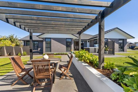 Photo of property in 5 Augusta Grove, Waiwhakaiho, New Plymouth, 4312