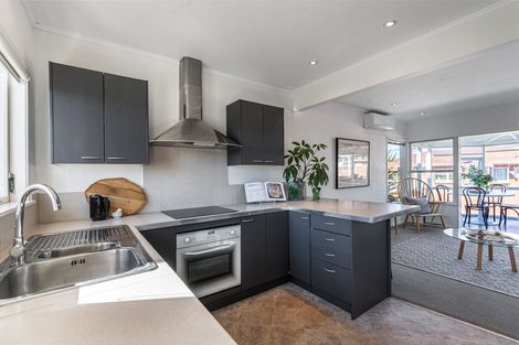 Photo of property in 2/11 Winscombe Street, Belmont, Auckland, 0622