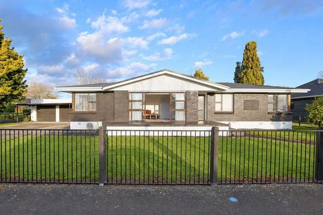 Photo of property in 56 Braid Road, St Andrews, Hamilton, 3200