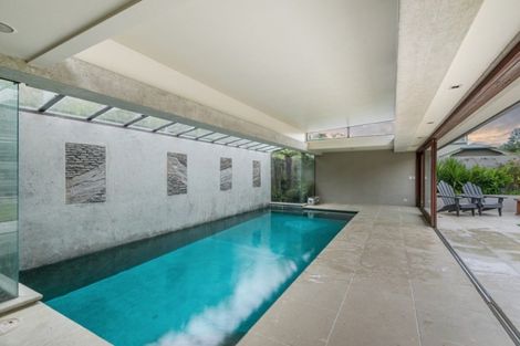 Photo of property in 118 Straven Road, Fendalton, Christchurch, 8014