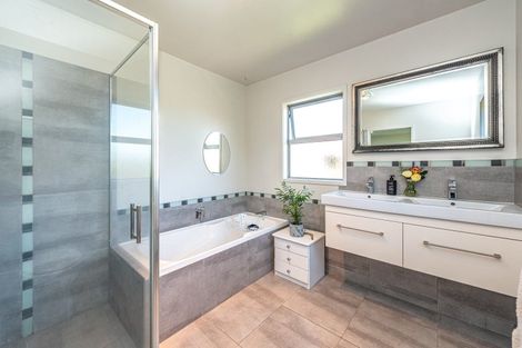 Photo of property in 27 Kent Road, Saint Johns Hill, Whanganui, 4501