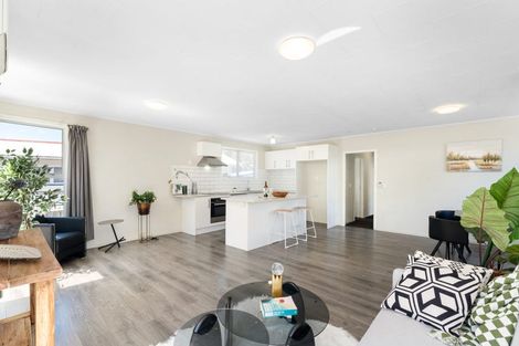 Photo of property in 95 Riverpark Crescent, Henderson, Auckland, 0610