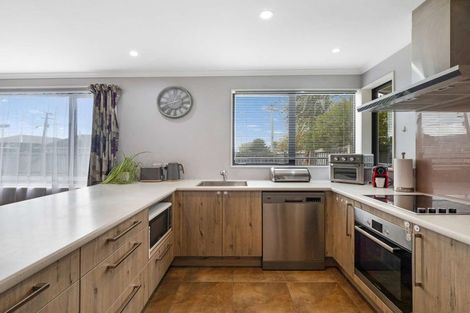 Photo of property in 14 Portchester Street, Aranui, Christchurch, 8061