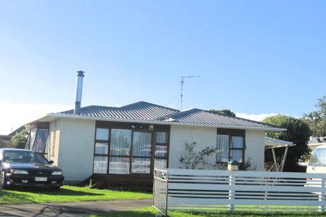 Photo of property in 1 Winton Street, Paraparaumu Beach, Paraparaumu, 5032