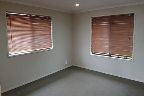 Photo of property in 20 Chesterton Terrace, Henderson, Auckland, 0612