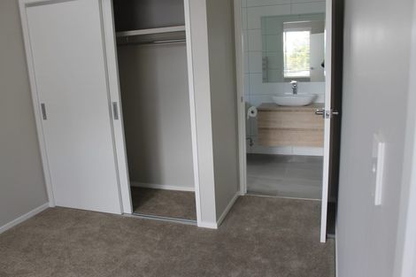 Photo of property in 2/31 Verbena Road, Birkdale, Auckland, 0626