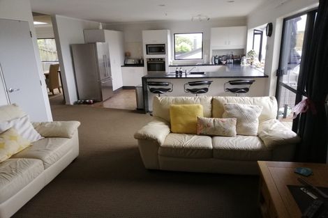 Photo of property in 24 Montclair Rise, Browns Bay, Auckland, 0630