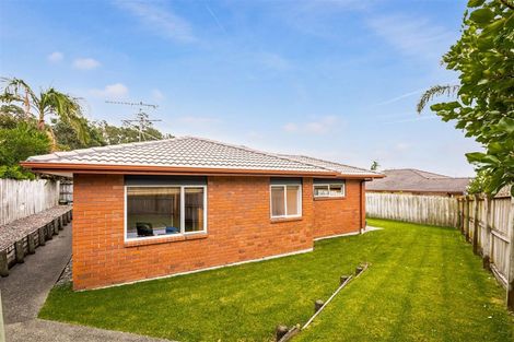 Photo of property in 3 Springtide Place, Red Beach, 0932