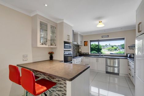 Photo of property in 32b Ainslee Street, Highlands Park, New Plymouth, 4312